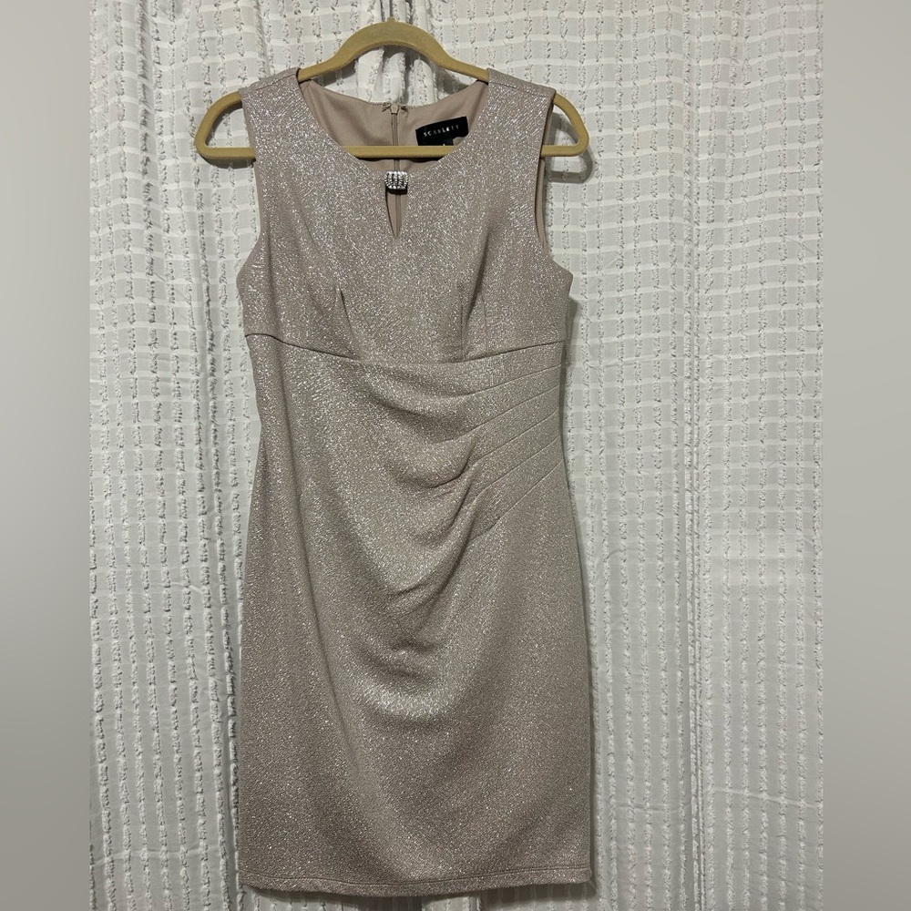 Scarlett Women's Size 8 Shimmering‎ Silver Midi Dress